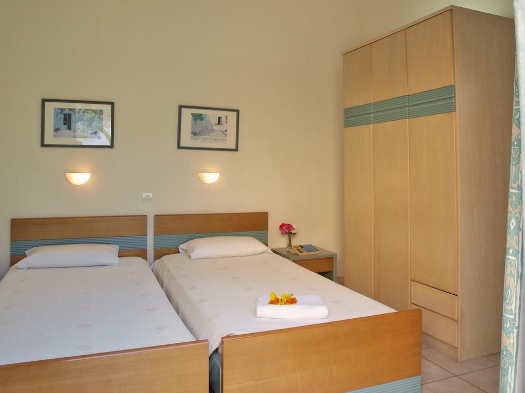 Artemis Apartments Kalyves Bagian luar foto