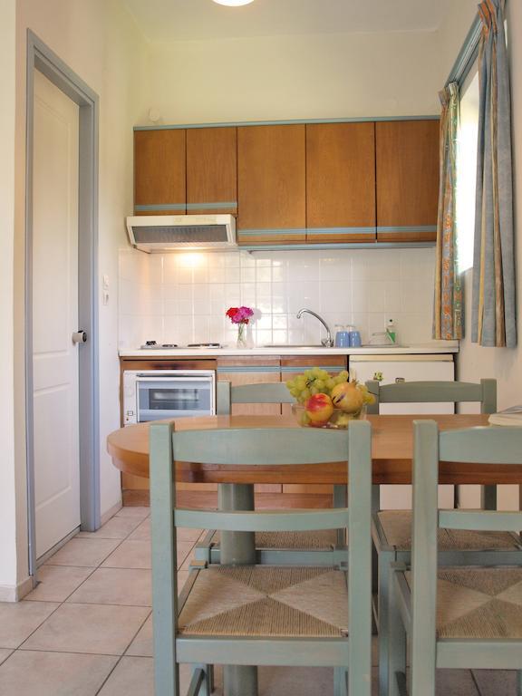 Artemis Apartments Kalyves Bagian luar foto