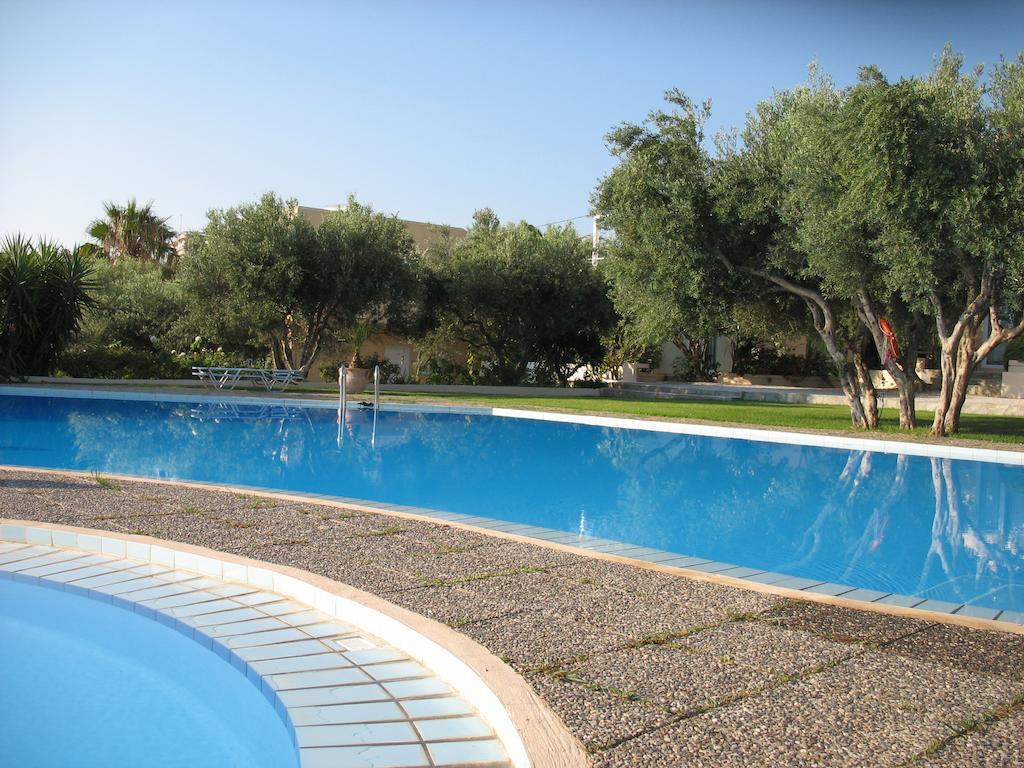 Artemis Apartments Kalyves Bagian luar foto