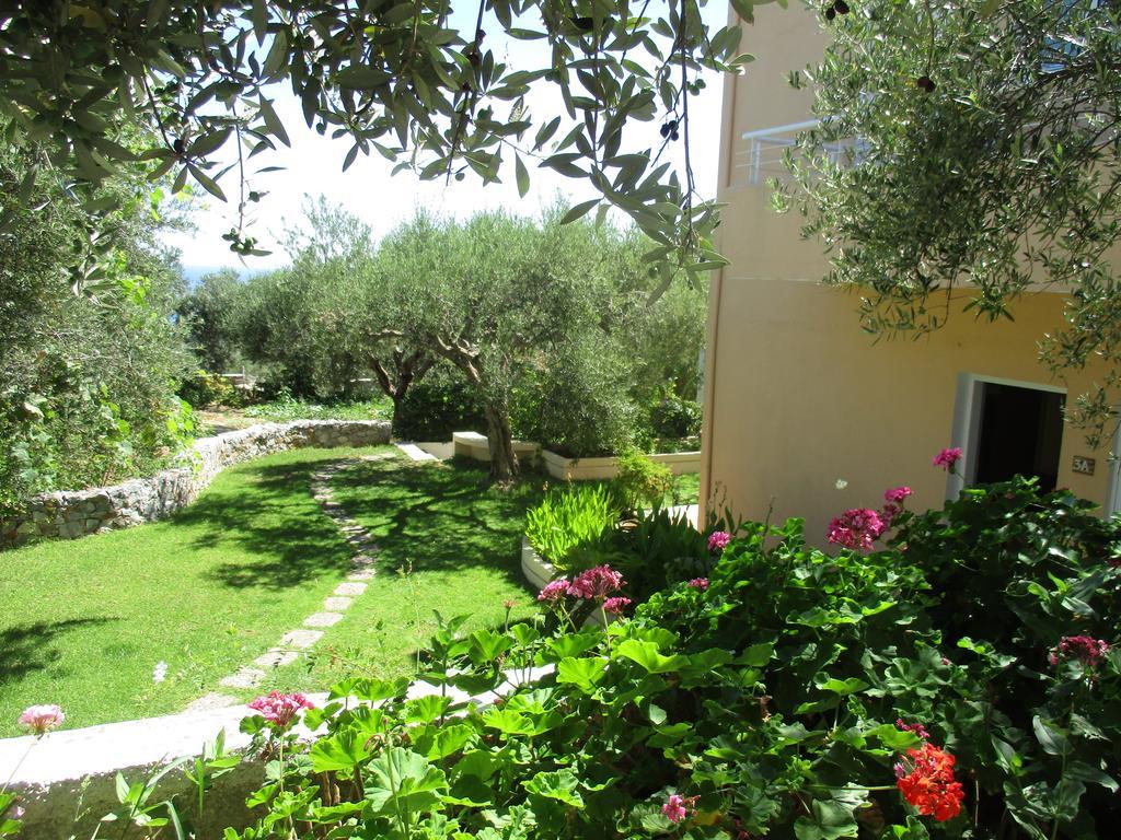 Artemis Apartments Kalyves Bagian luar foto