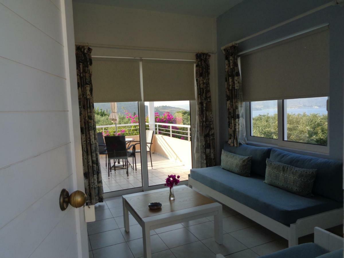 Artemis Apartments Kalyves Bagian luar foto